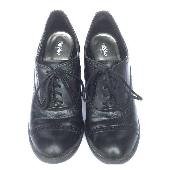 Mossimo Shoes - MOSSIMO lace up oxford SZ 7